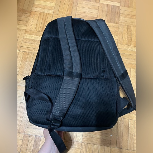 Back pack - Picture 3 of 6